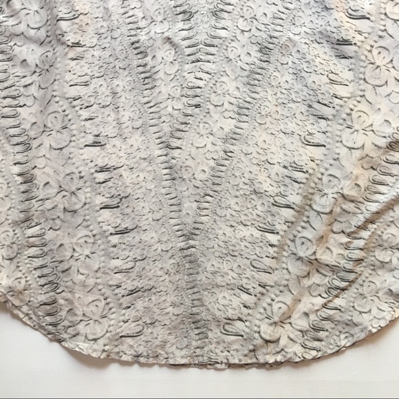 CAbi Blouse Cream Gray Silk Cap Sleeve Sz XS - Picture 5 of 7